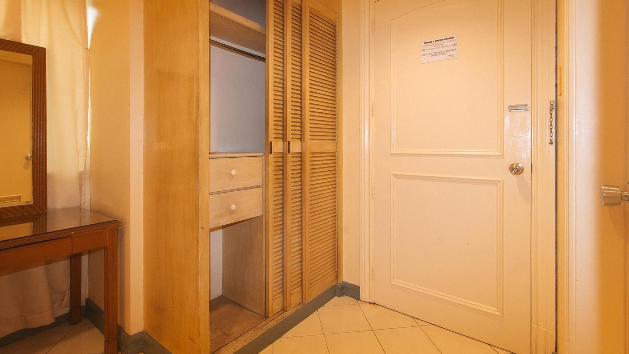 Royal Am Rei Hotel By Reddoorz باكولود المظهر الخارجي الصورة